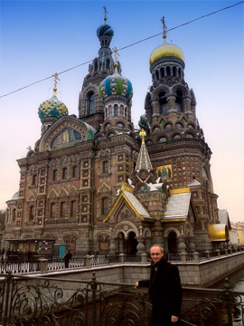 Dr. H. v. Blanckenburg hält Implantat - Vortrag vor 200 russischen Kollegen Dr. H. v. Blanckenburg hält Implantat - Vortrag vor 200 russischen Kollegen